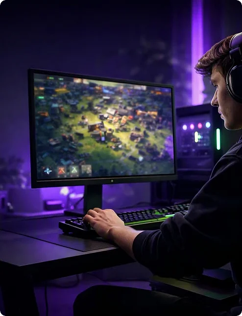 League of Legends-játékos stratégiai edzés közben, gaming környezetben